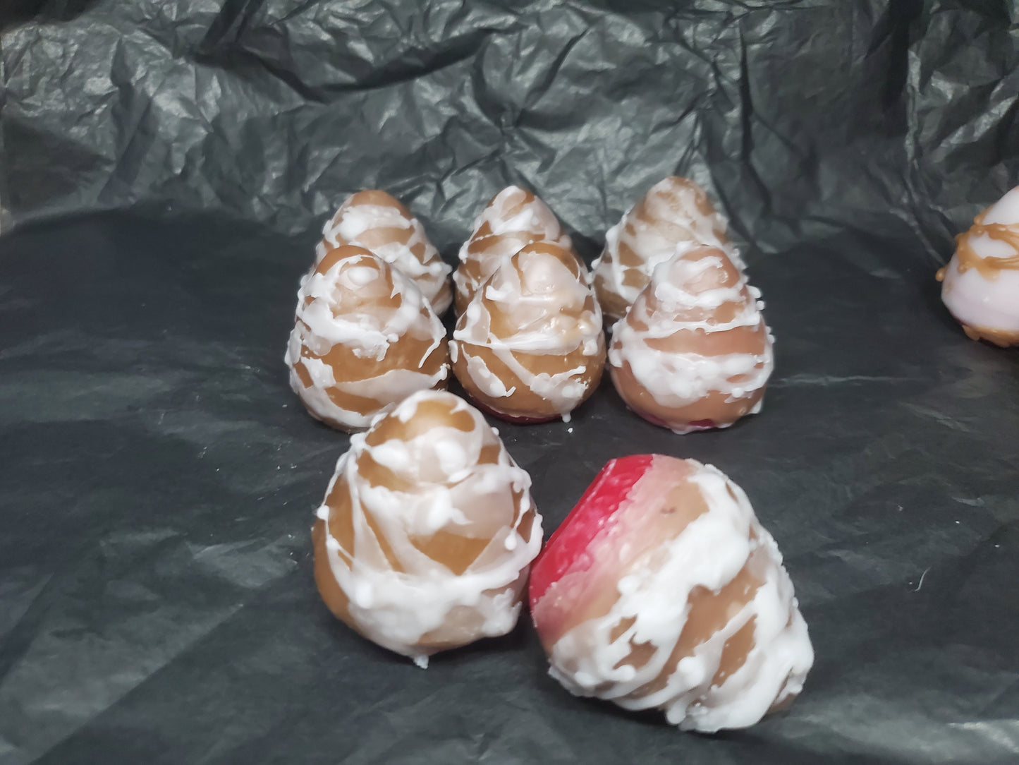 Milk Chocolate Dipped Stawberries with vinalla creme drizzle wax melts
